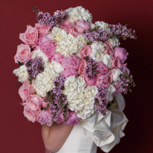 bouquet-of-peonies-hydrangeas-and-roses